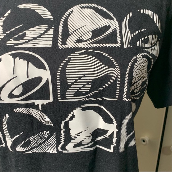 Women’s Taco Bell Bell Graphic T-Shirt - Picture 3 of 9